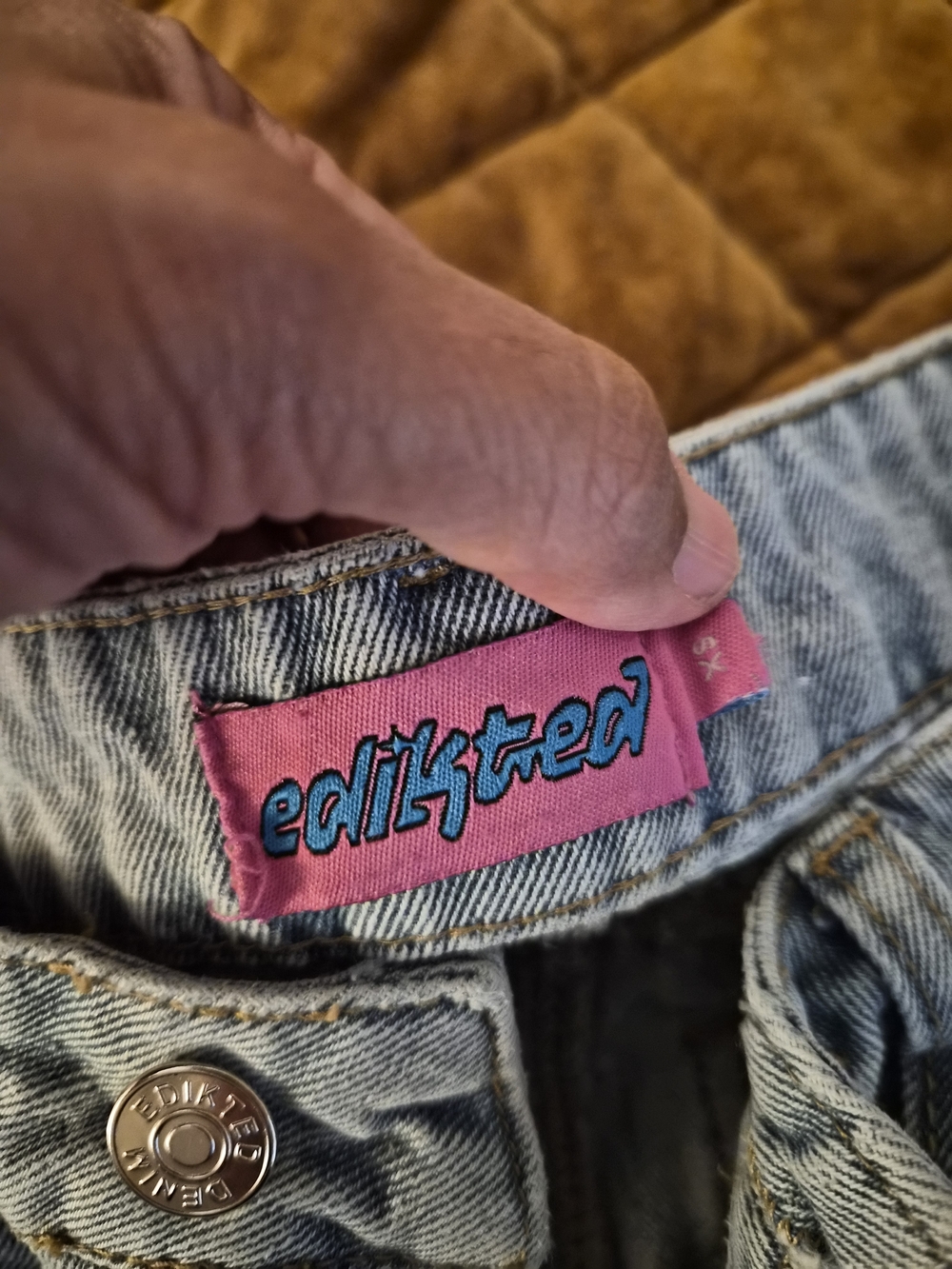 Edikted Wide Leg Light Wash Jeans with Pink Bow Back Detail Xs - Picture 3 of 3